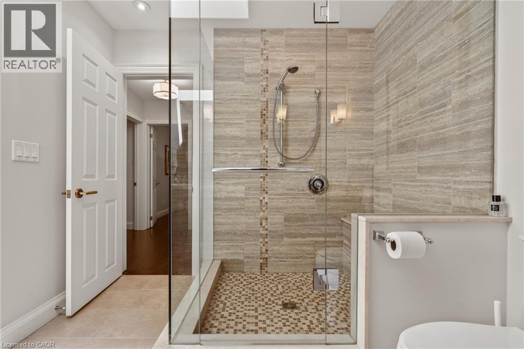 302 Harmony Road, Hamilton, ON - Indoor Photo Showing Bathroom
