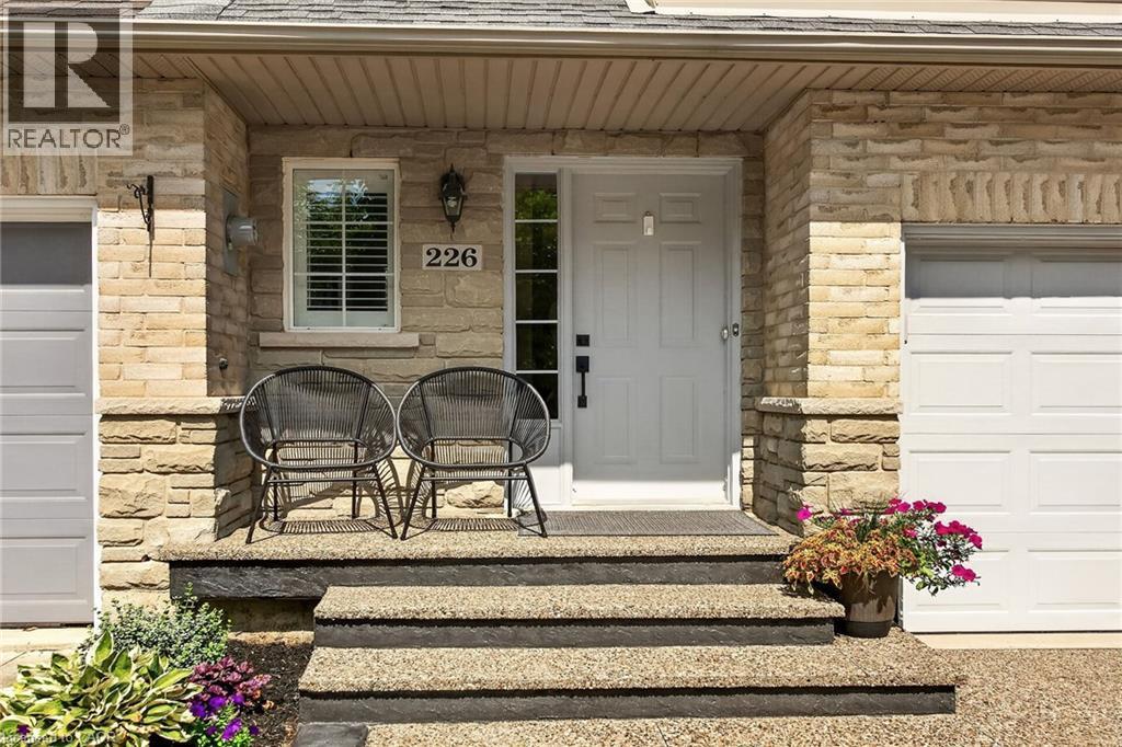 226 Dicenzo Drive, Hamilton, ON - Outdoor With Exterior