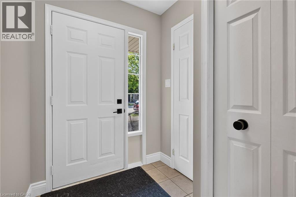 226 Dicenzo Drive, Hamilton, ON - Indoor Photo Showing Other Room