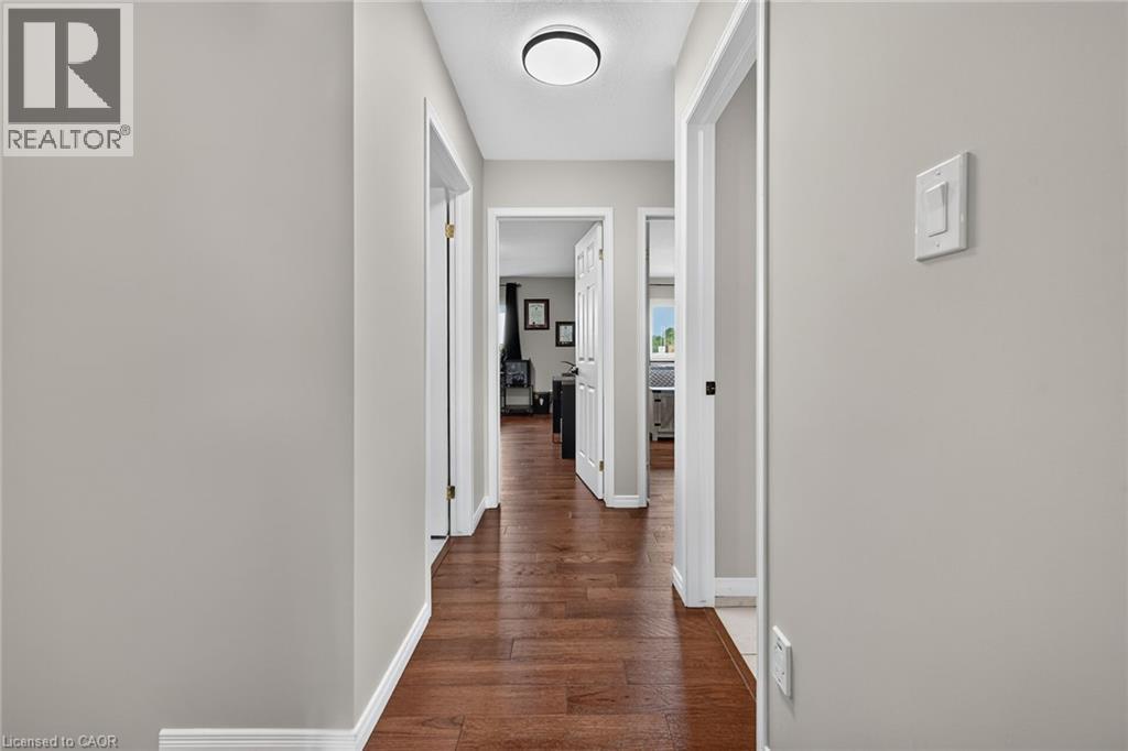 226 Dicenzo Drive, Hamilton, ON - Indoor Photo Showing Other Room