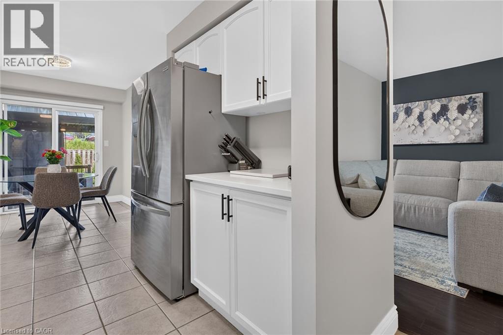 226 Dicenzo Drive, Hamilton, ON - Indoor