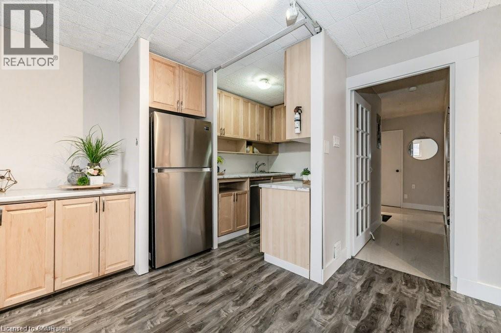 75 Hazelglen Drive Unit# 308, Kitchener, ON - Indoor Photo Showing Kitchen