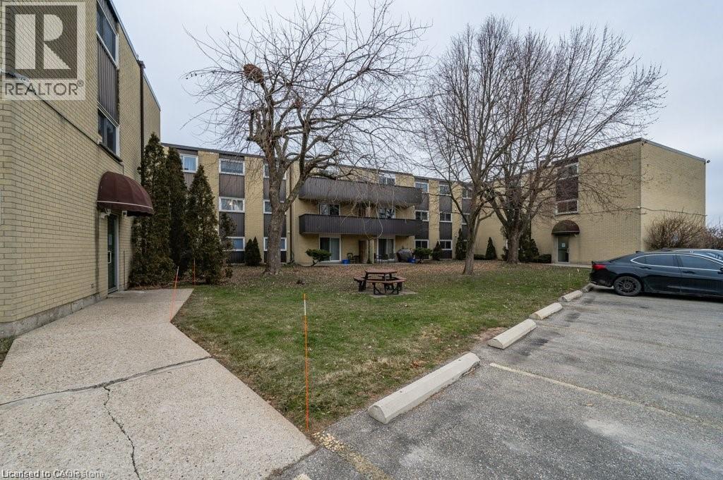 75 Hazelglen Drive Unit# 308, Kitchener, ON - Outdoor