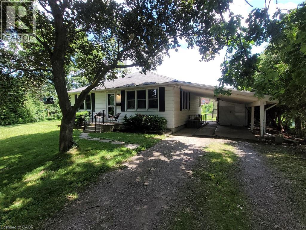 Front house - 879 West 5Th Street, Hamilton, ON - Outdoor