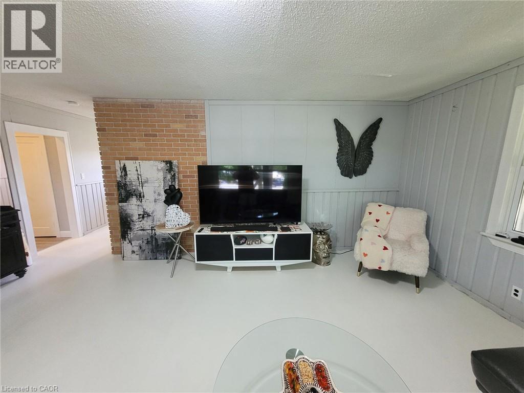 879 West 5Th Street, Hamilton, ON - Indoor