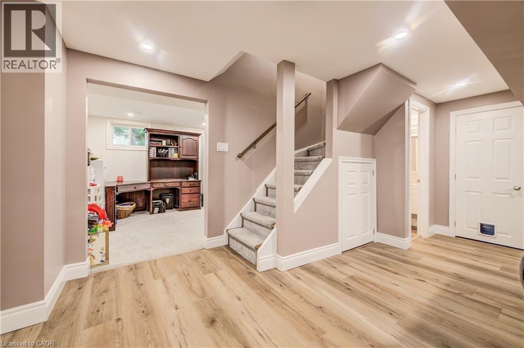 41 Mcniven Road, Ancaster, ON - Indoor Photo Showing Other Room