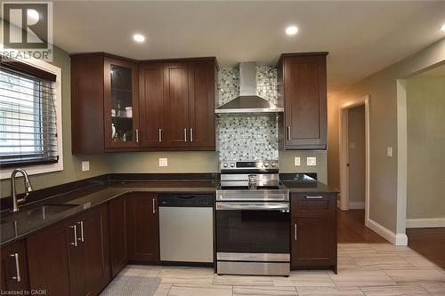 12 Rainham Street, Hamilton, ON - Indoor Photo Showing Kitchen
