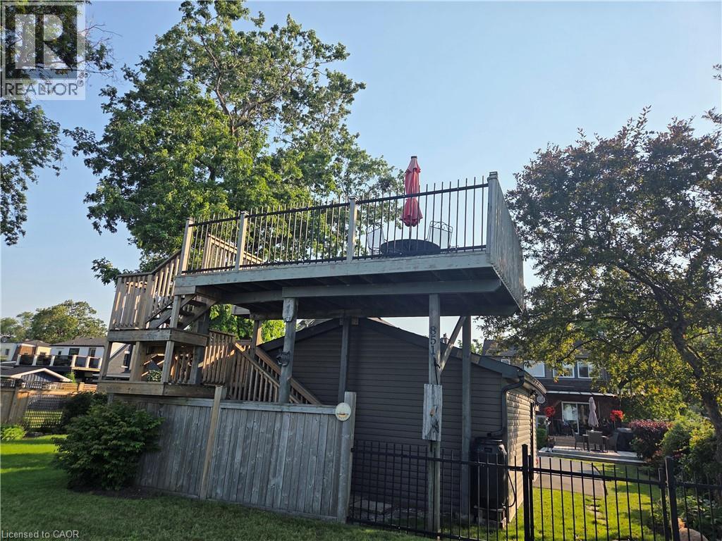 elevated deck overlooking Lake Ontario - 851 Beach Boulevard, Hamilton, ON - Outdoor With Deck Patio Veranda