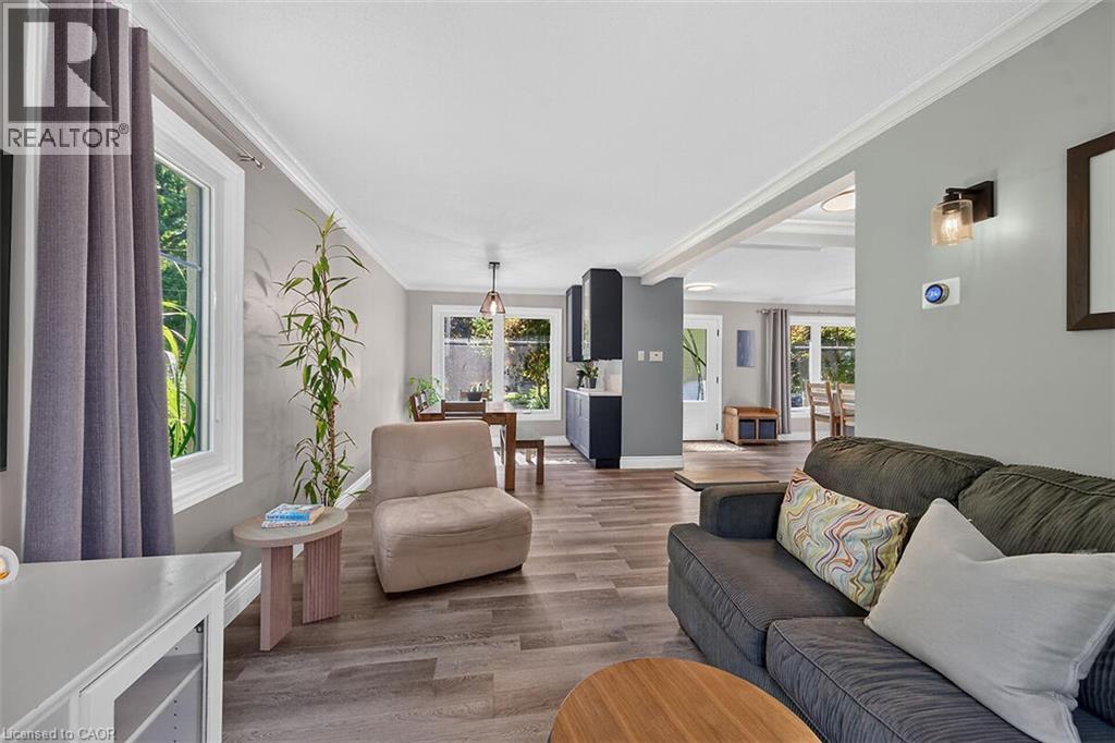 181 Central Drive, Ancaster, ON - Indoor Photo Showing Living Room