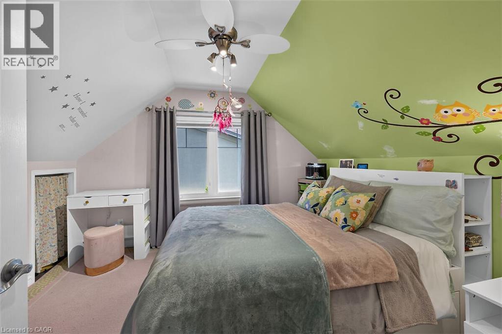 181 Central Drive, Ancaster, ON - Indoor Photo Showing Bedroom