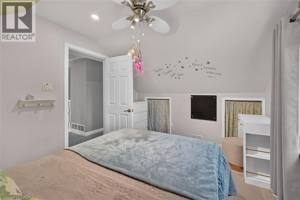 181 Central Drive, Ancaster, ON - Indoor Photo Showing Bedroom