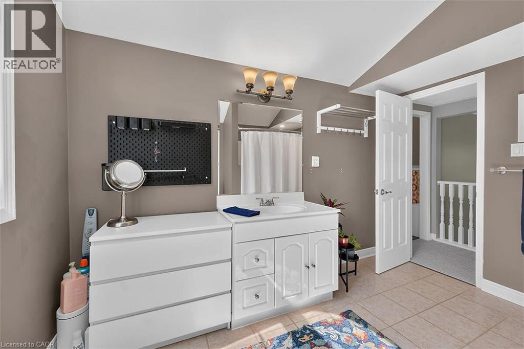 181 Central Drive, Ancaster, ON - Indoor Photo Showing Laundry Room