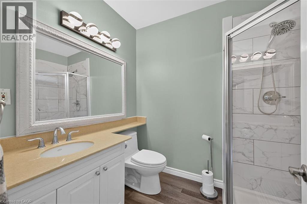 181 Central Drive, Ancaster, ON - Indoor Photo Showing Bathroom
