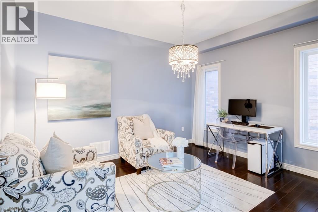 7 Kinsman Drive, Binbrook, ON - Indoor Photo Showing Dining Room