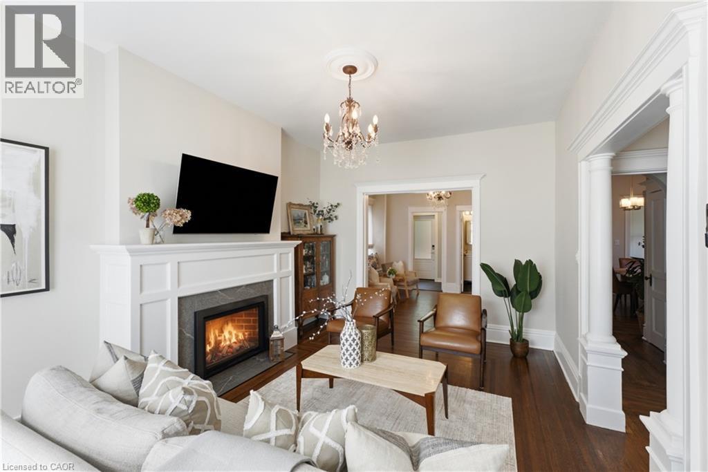 2 Cottage Avenue, Hamilton, ON - Indoor Photo Showing Living Room With Fireplace
