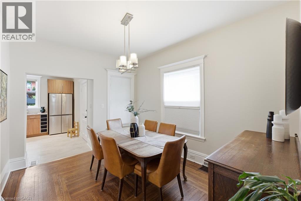 2 Cottage Avenue, Hamilton, ON - Indoor Photo Showing Dining Room