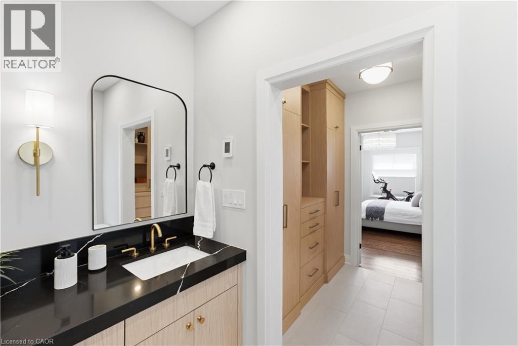 2 Cottage Avenue, Hamilton, ON - Indoor