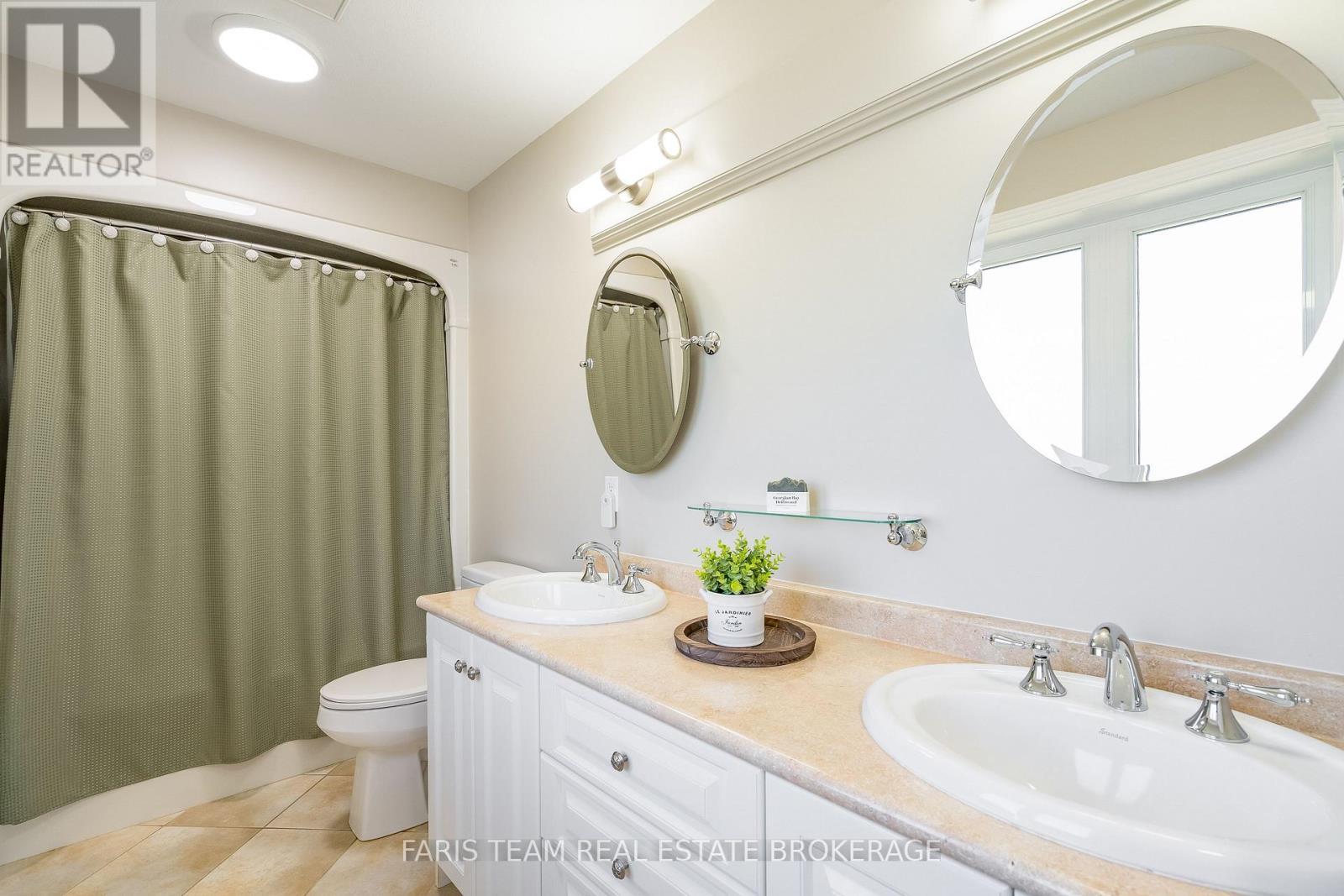 130 Concession 15 W, Tiny, ON - Indoor Photo Showing Bathroom