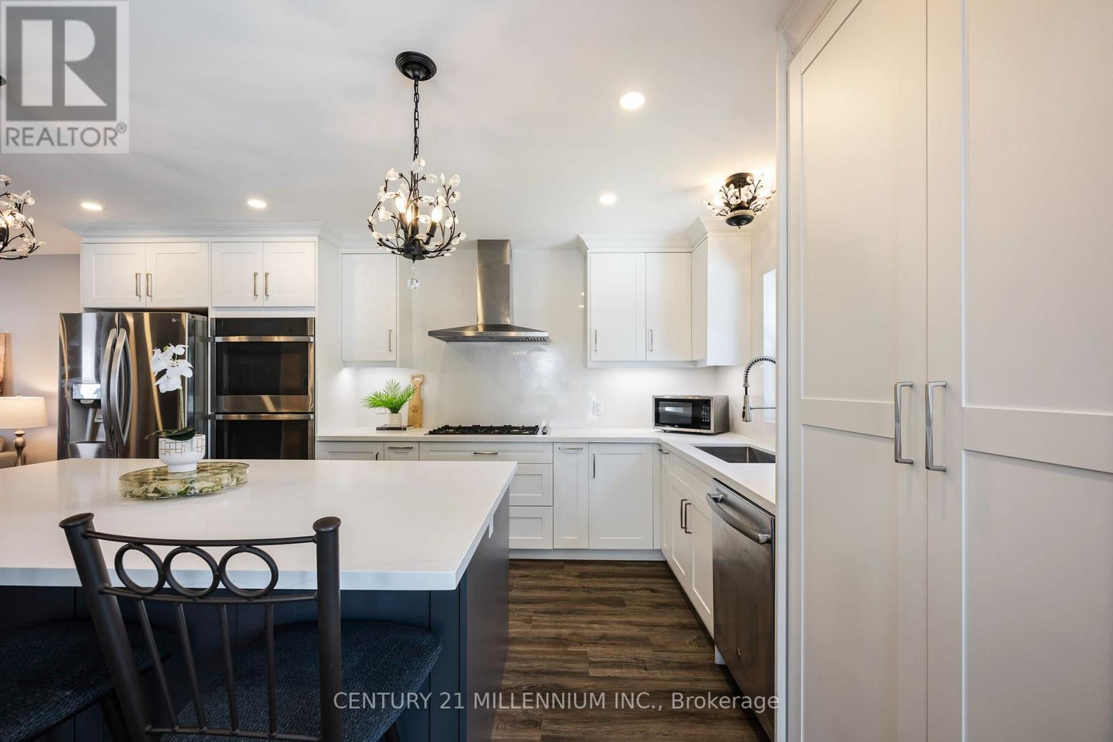 364 Stoneheight Place, Waterloo, ON - Indoor Photo Showing Kitchen With Stainless Steel Kitchen With Upgraded Kitchen