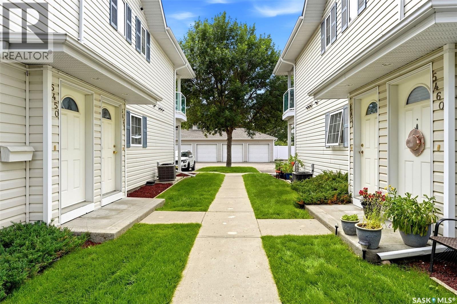5442 Rochdale Boulevard, Regina, SK - Outdoor