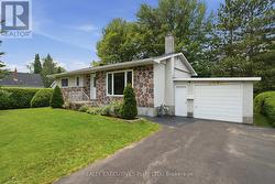 2593 CLEROUX CRESCENT Ottawa, ON K1W 1B6