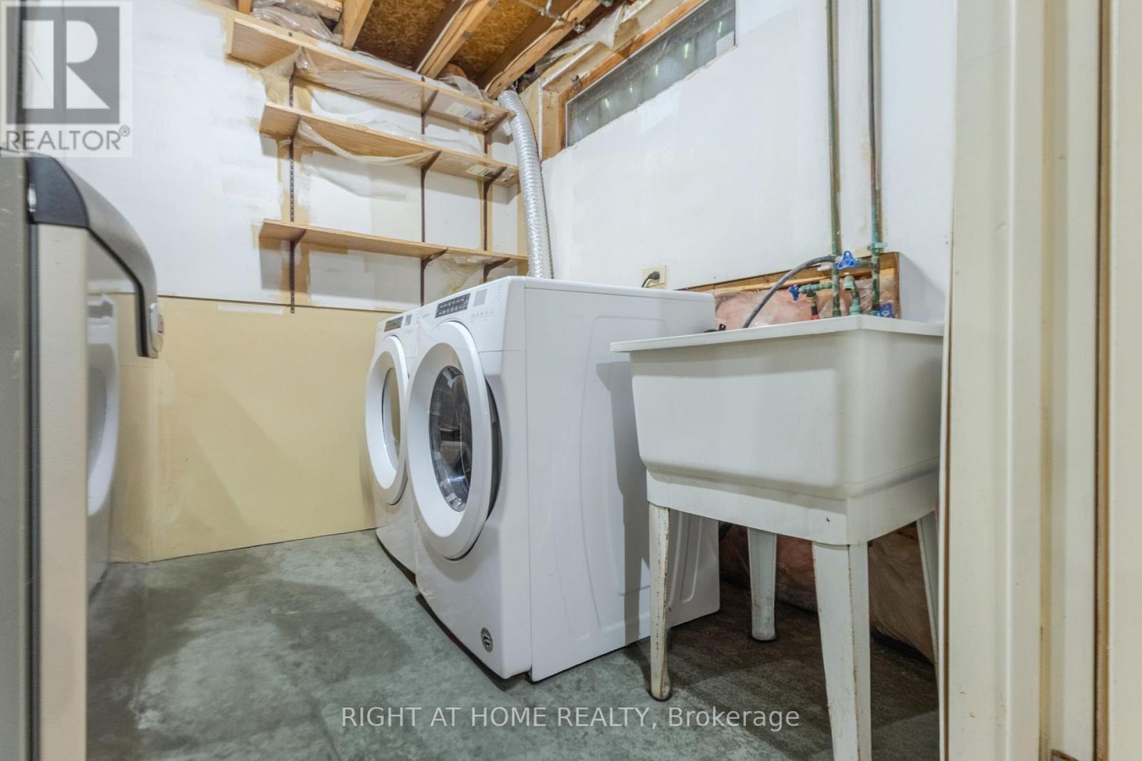 161 Pheasant Run Drive, Ottawa, ON - Indoor Photo Showing Laundry Room