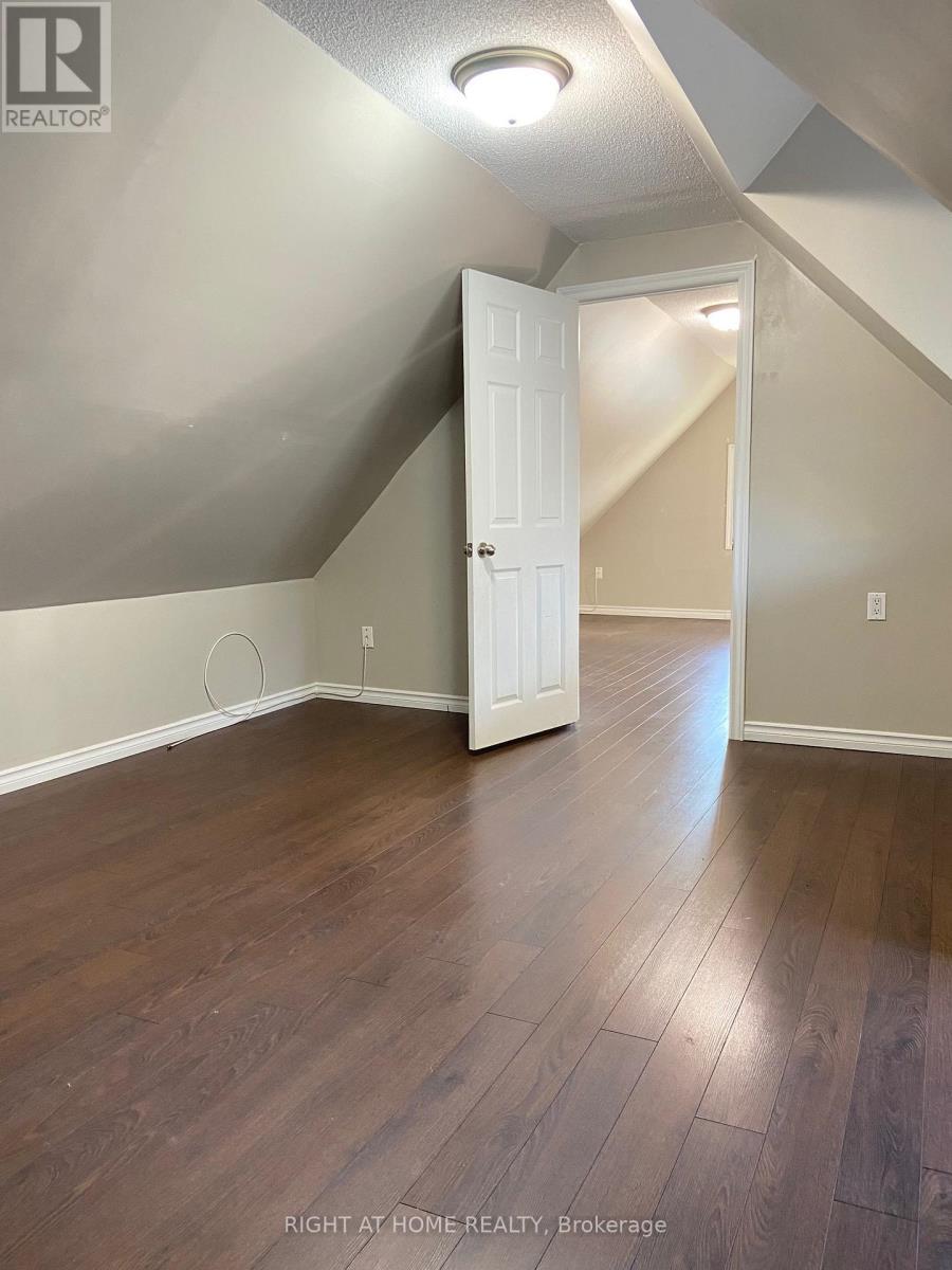 60 Arthur Avenue N, Hamilton, ON - Indoor Photo Showing Other Room