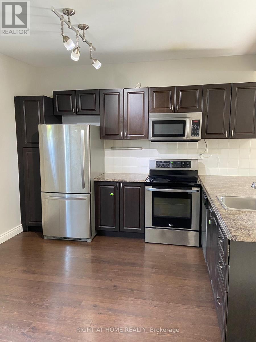 60 Arthur Avenue N, Hamilton, ON - Indoor Photo Showing Kitchen