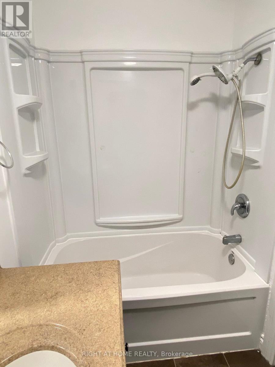 60 Arthur Avenue N, Hamilton, ON - Indoor Photo Showing Bathroom