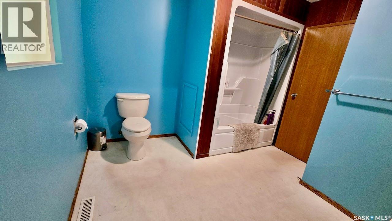 11 Vetshome Drive, Lanigan, SK - Indoor Photo Showing Bathroom