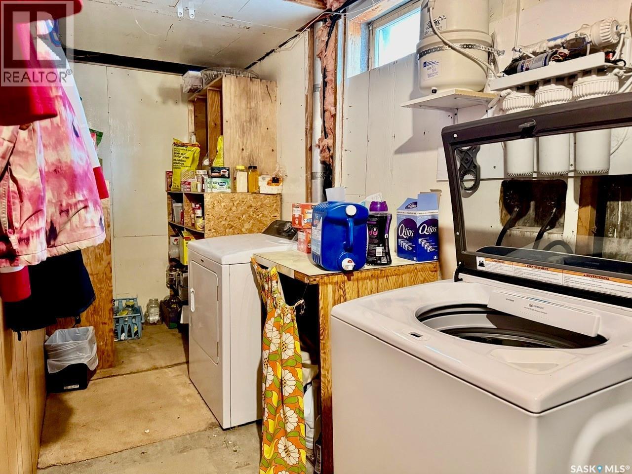 11 Vetshome Drive, Lanigan, SK - Indoor Photo Showing Laundry Room