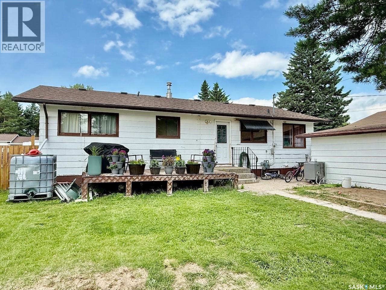 11 Vetshome Drive, Lanigan, SK - Outdoor With Deck Patio Veranda
