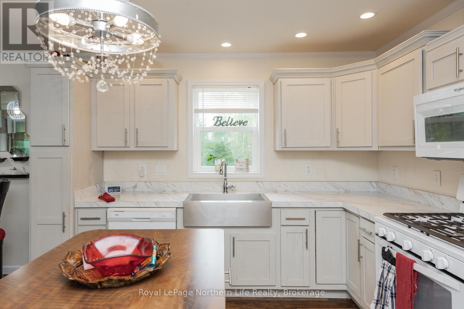 5127 Highway 534, Nipissing, ON - Indoor Photo Showing Kitchen