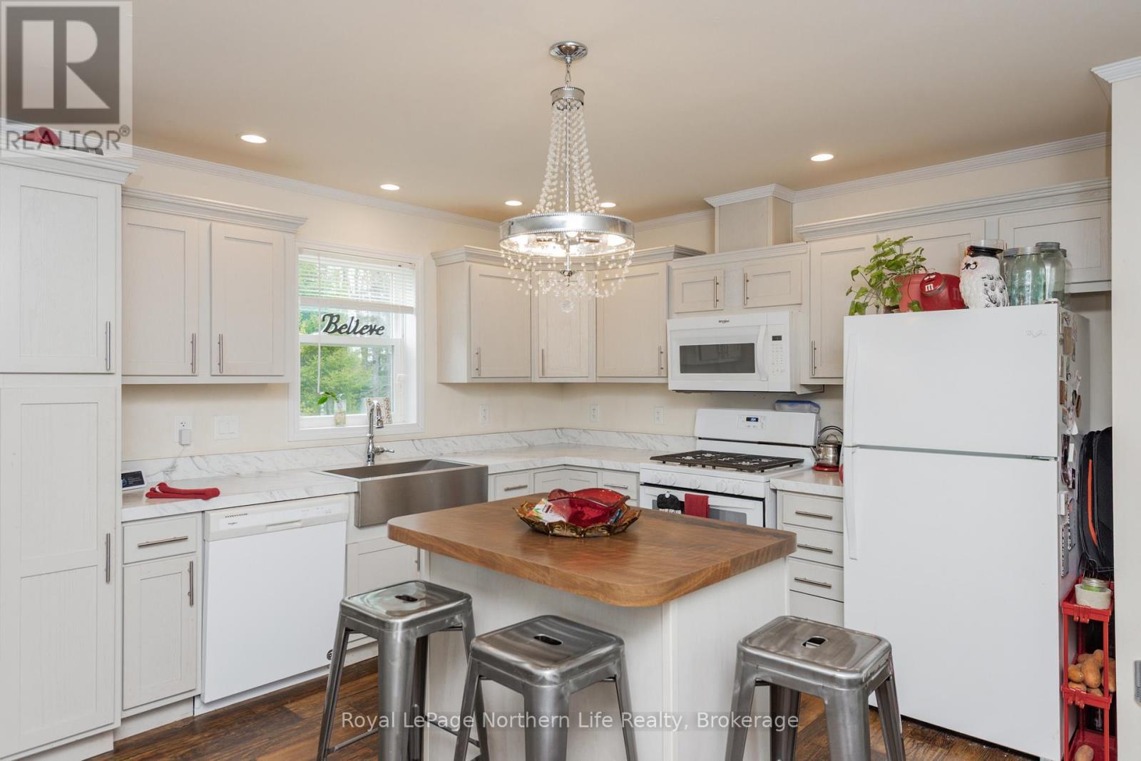 5127 Highway 534, Nipissing, ON - Indoor Photo Showing Kitchen