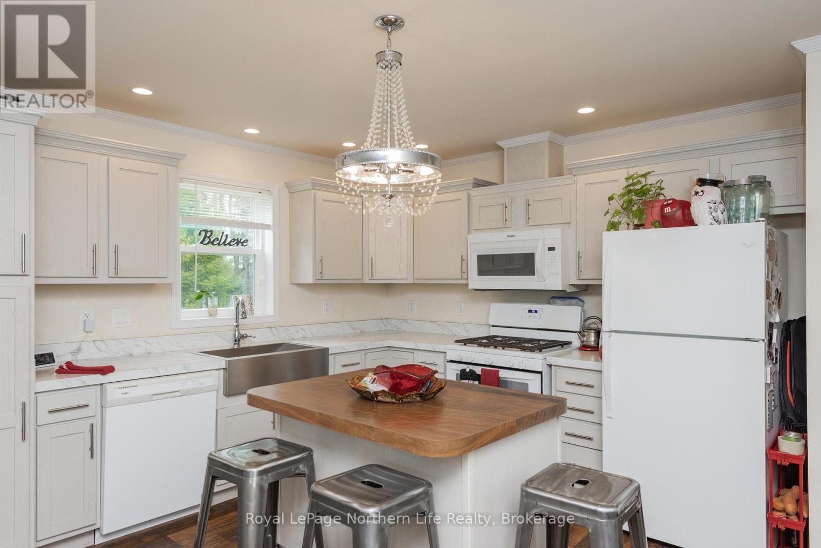 5127 Highway 534, Nipissing, ON - Indoor Photo Showing Kitchen