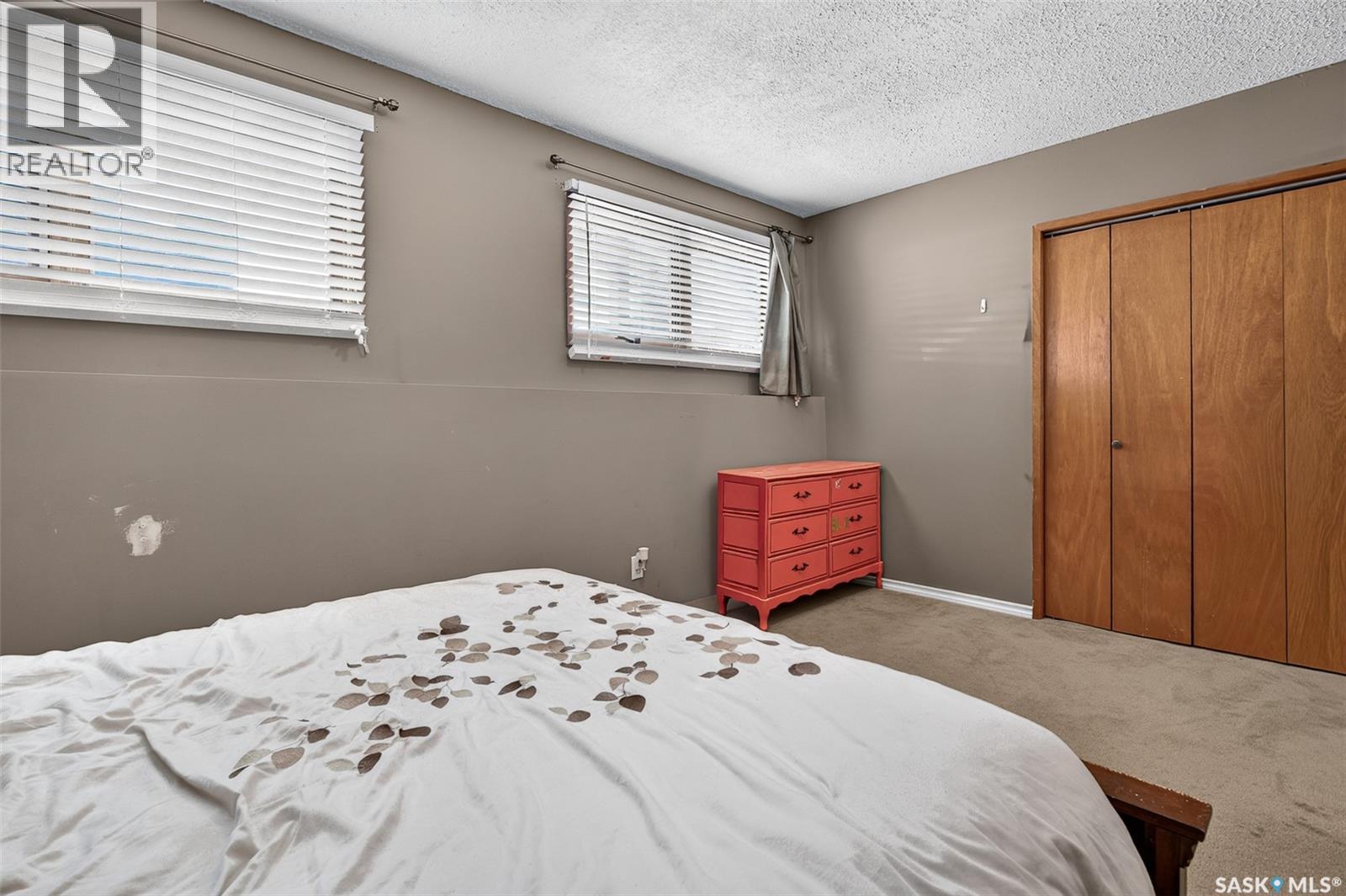 1355 Manitou Crescent, Moose Jaw, SK - Indoor Photo Showing Bedroom