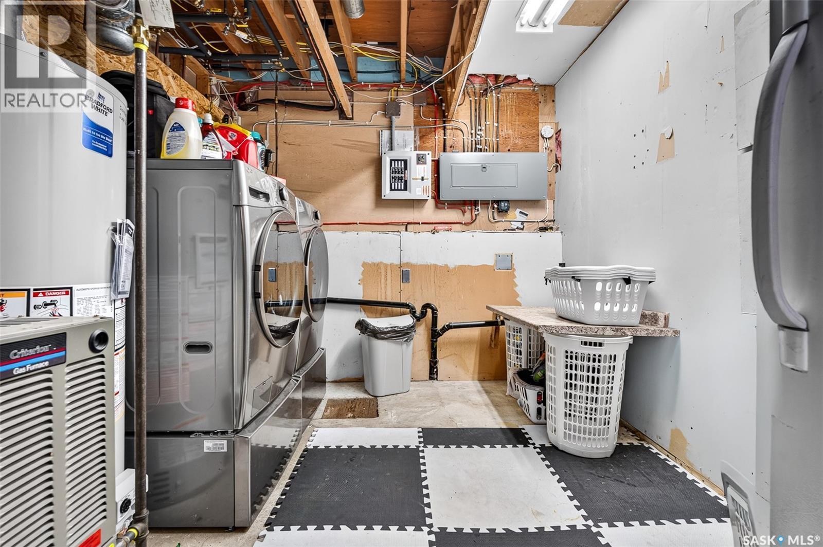 1355 Manitou Crescent, Moose Jaw, SK - Indoor Photo Showing Basement
