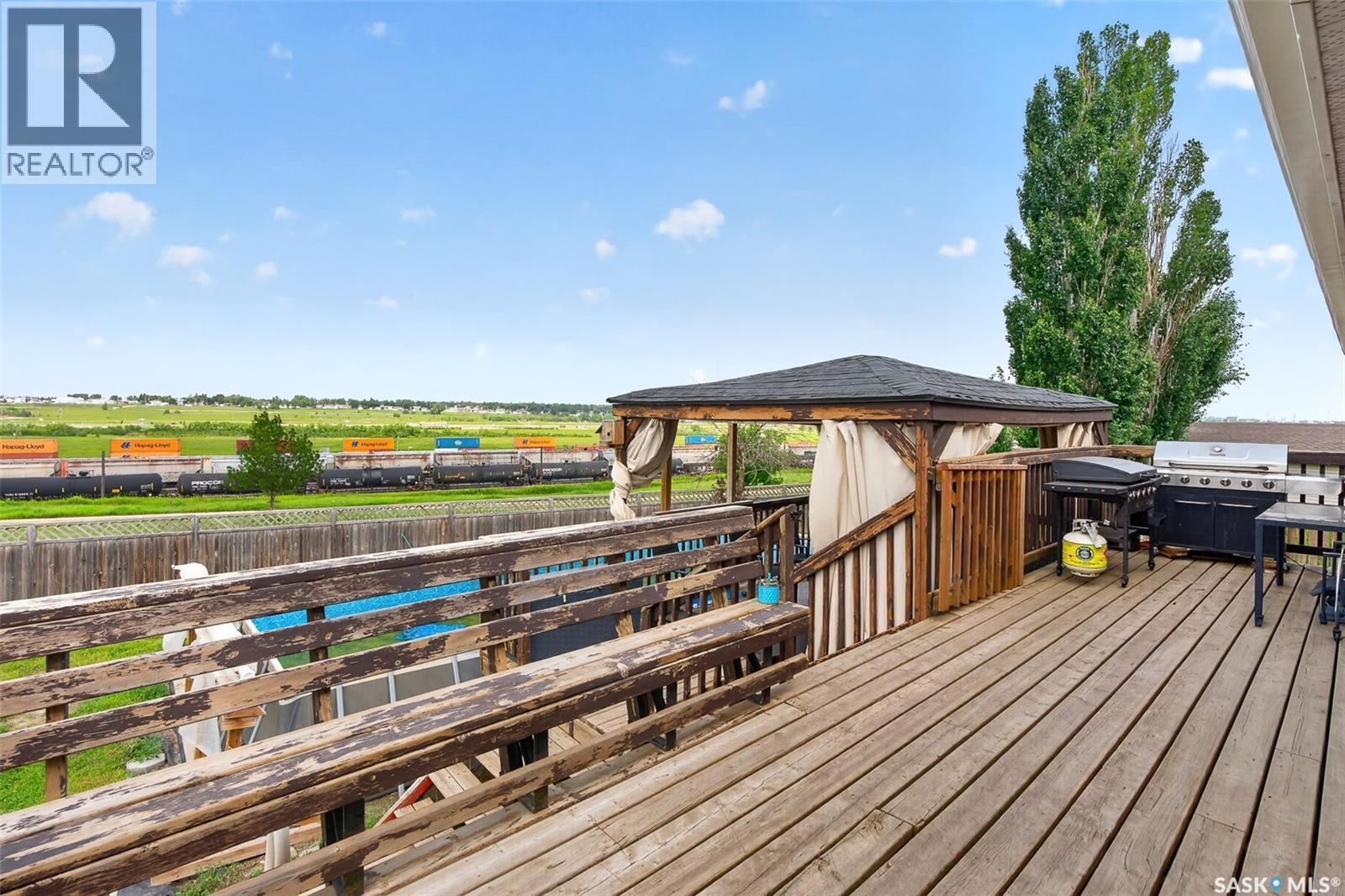 1355 Manitou Crescent, Moose Jaw, SK - Outdoor With Deck Patio Veranda