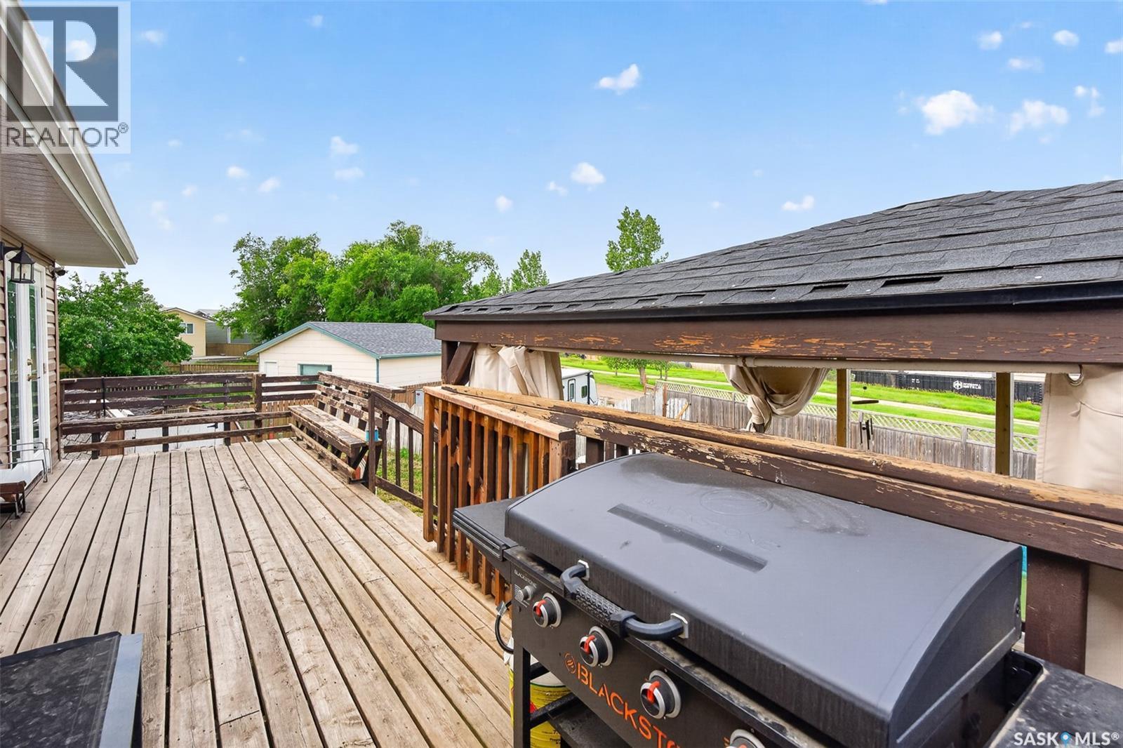 1355 Manitou Crescent, Moose Jaw, SK - Outdoor With Deck Patio Veranda With Exterior