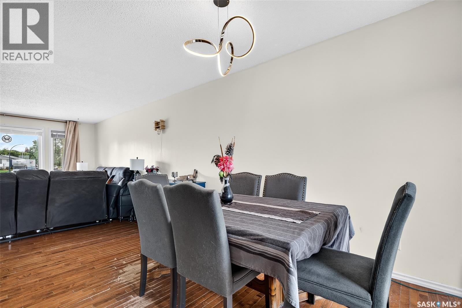 1355 Manitou Crescent, Moose Jaw, SK - Indoor