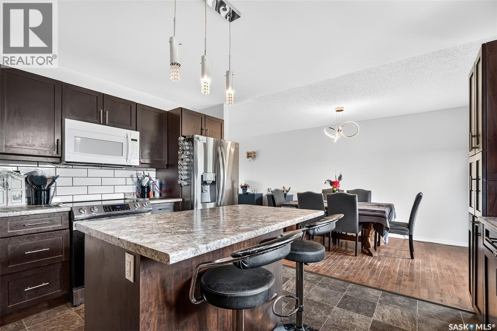 1355 Manitou Crescent, Moose Jaw, SK - Indoor Photo Showing Kitchen