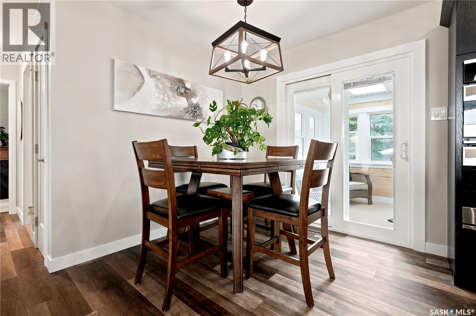 1645 Smith Street, Moose Jaw, SK - Indoor Photo Showing Dining Room