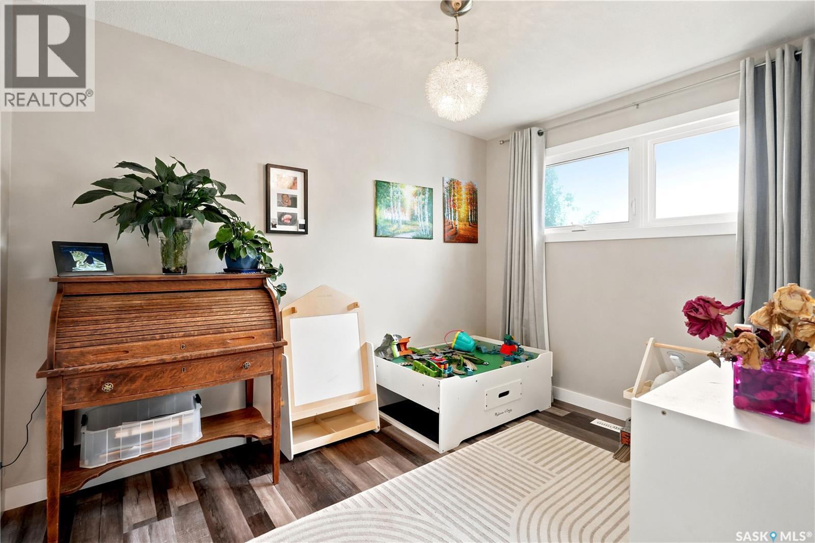 1645 Smith Street, Moose Jaw, SK - Indoor