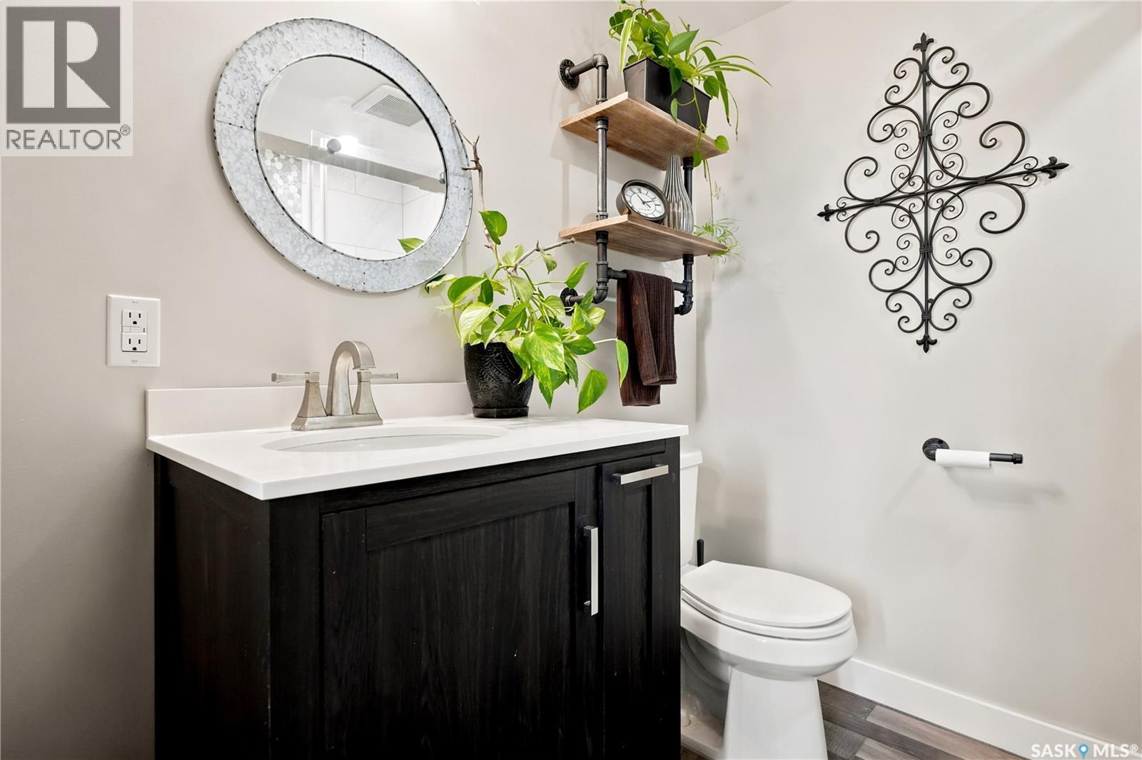 1645 Smith Street, Moose Jaw, SK - Indoor Photo Showing Bathroom