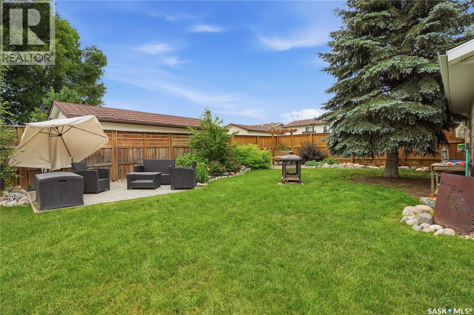 1645 Smith Street, Moose Jaw, SK - Outdoor With Backyard