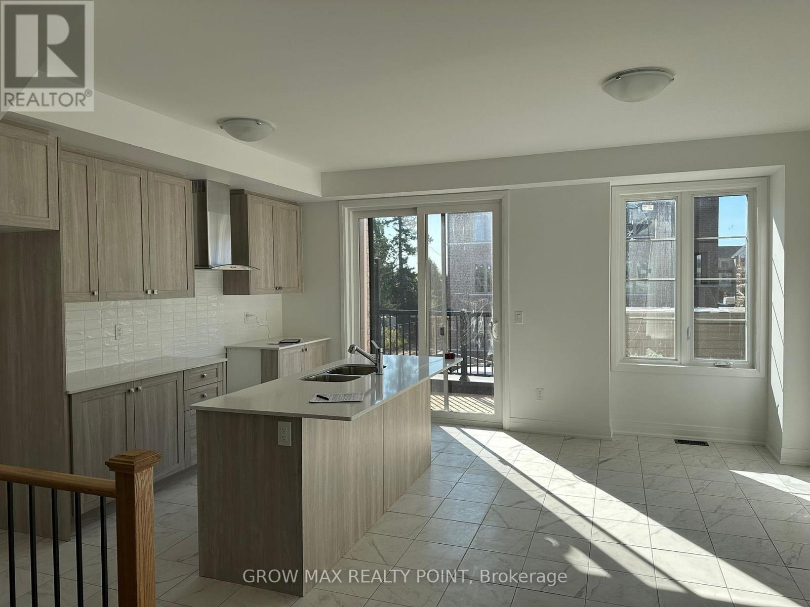 52 Waterside Way, Whitby, ON - Indoor Photo Showing Kitchen With Double Sink