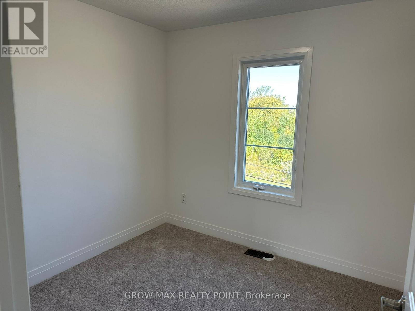 52 Waterside Way, Whitby, ON - Indoor Photo Showing Other Room