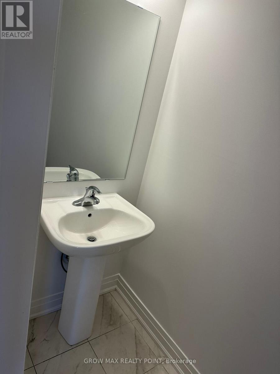 52 Waterside Way, Whitby, ON - Indoor Photo Showing Bathroom