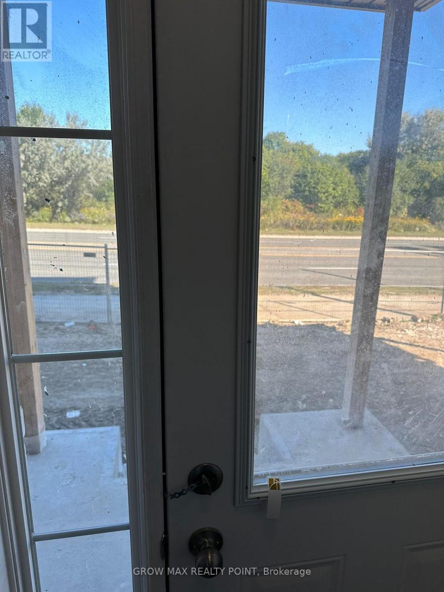 52 Waterside Way, Whitby, ON - Indoor Photo Showing Other Room