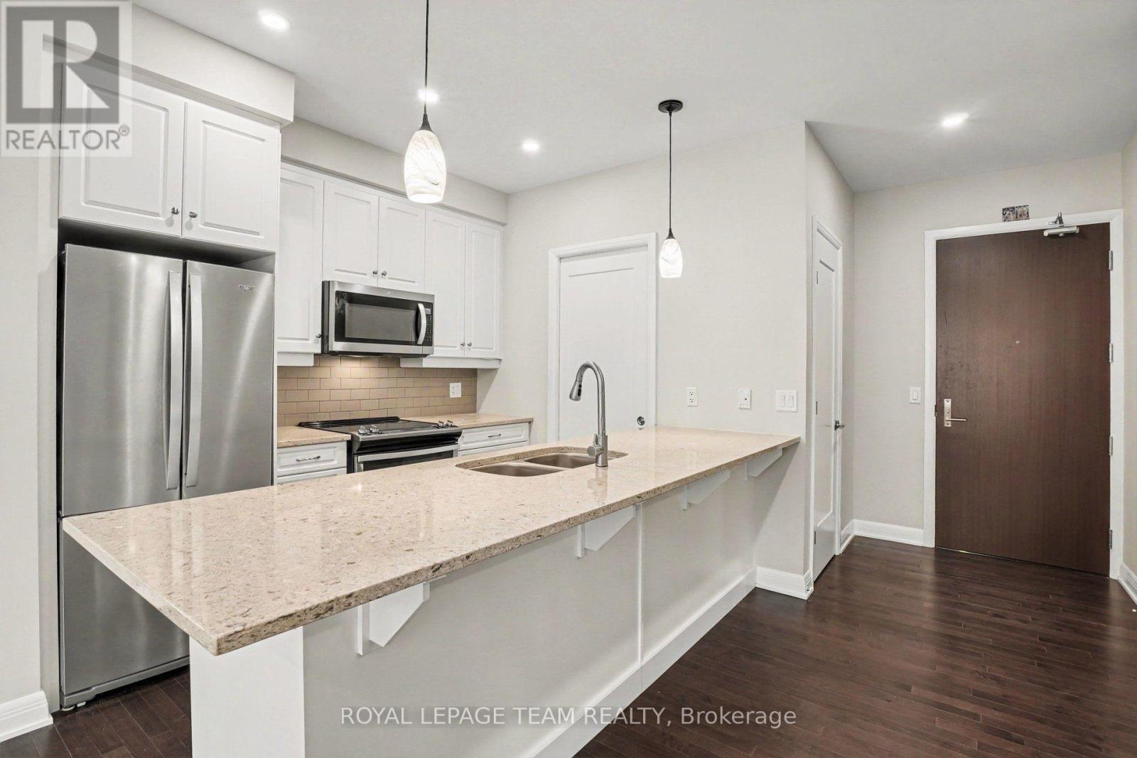 104 - 190 Boundstone Way, Ottawa, ON - Indoor Photo Showing Kitchen With Double Sink With Upgraded Kitchen
